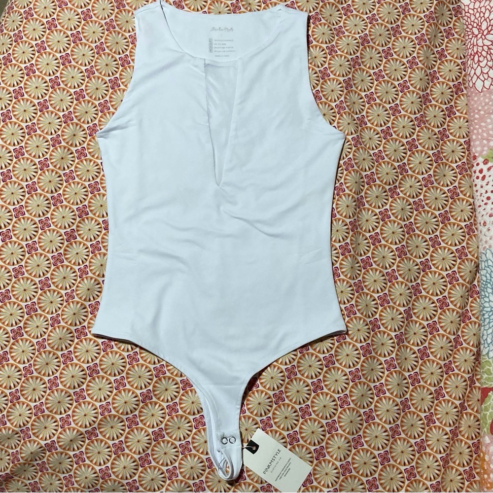 PinkmStyle‎ White Sleeveless Bodysuit with High Neckline | Size S